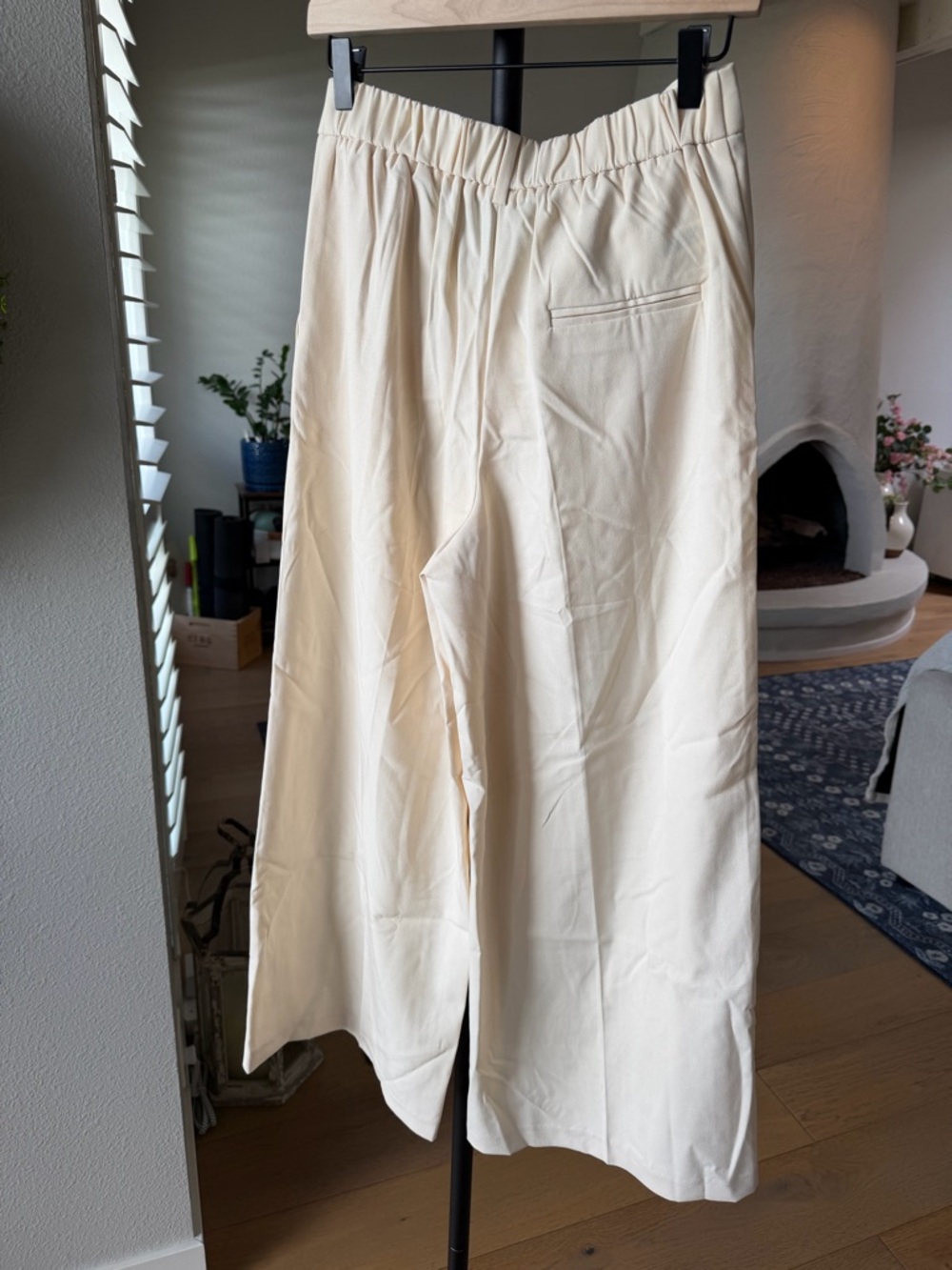 Mango Cream High-Rise Wide Trousers with Button Detail - Picture 2 of 5
